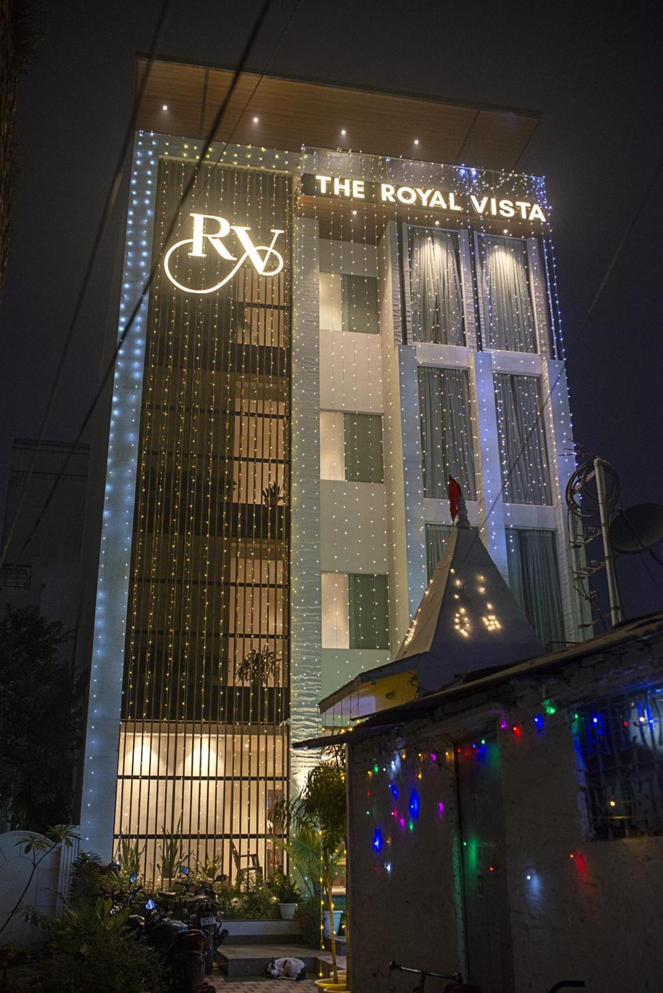 Hotel The Royal Vista Váránaszi Kültér fotó